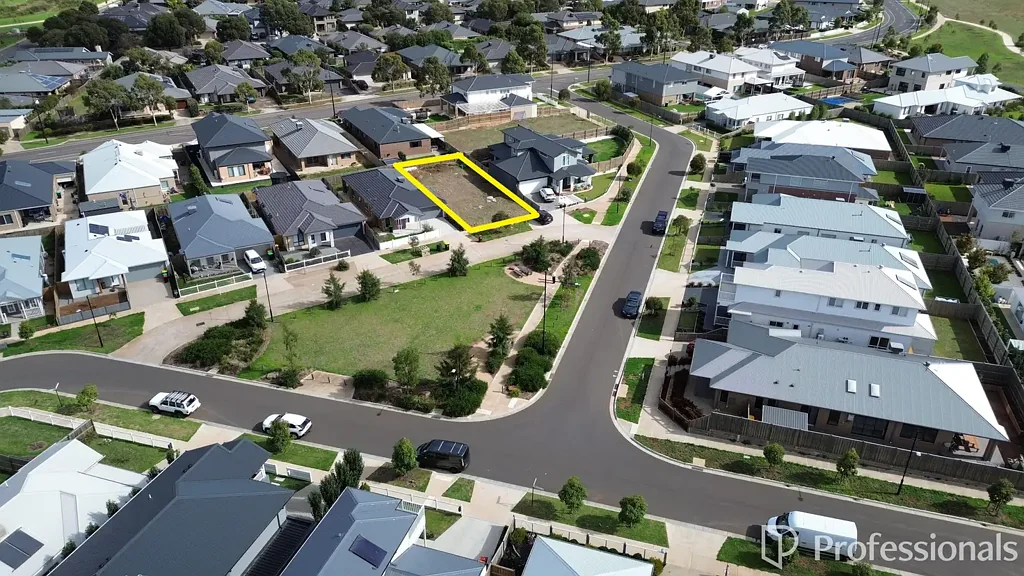 Eynesbury BEAUTIFUL EYNESBURY BLOCK WITH RESERVE OUTLOOK