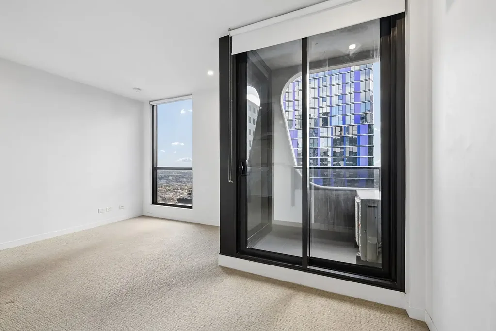Melbourne 1 Bedroom Ultimate CBD Convenience – Stylish Living at MY80