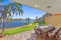 3/8 Aquila Court, Mermaid Waters