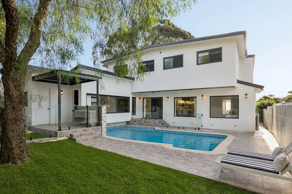 Baulkham Hills 6침실 Brand New Luxury Living - Grand Family Excellence!