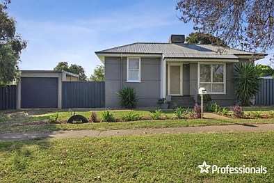 19 Macquarie Street, Mount Austin, NSW 2650, 2 phòng ngủ, 1 phòng tắm, House