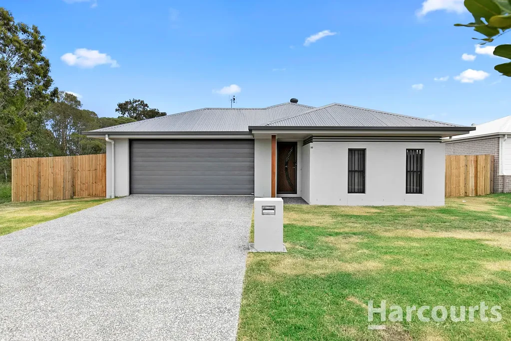 32 Sailaway Circuit, Eli Waters, QLD 4655