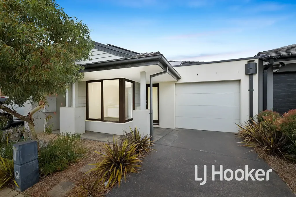 27 Damice Street, Clyde North, VIC 3978
