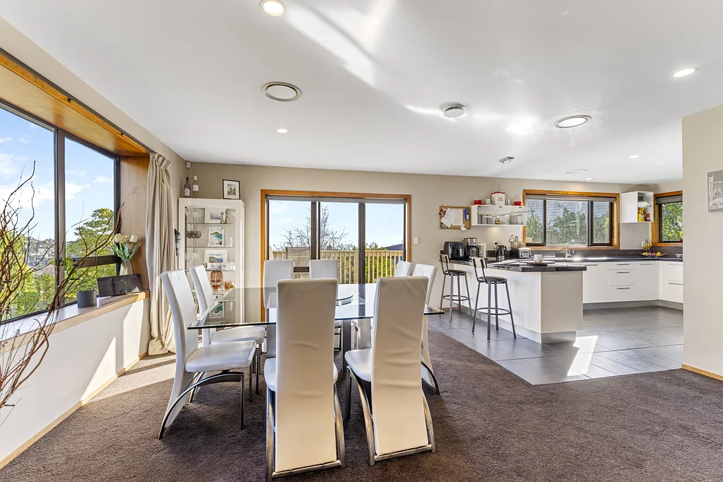 Huntsbury 5 Slaapkamer Elevated Living, Views & Fully Self-Contained Flat