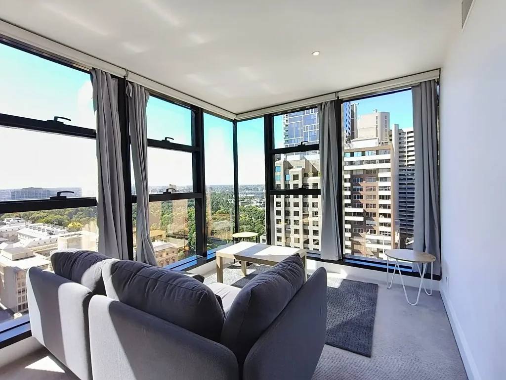 Luxury Living in the Heart of Melbourne CBD (FULLY FURNISHED)