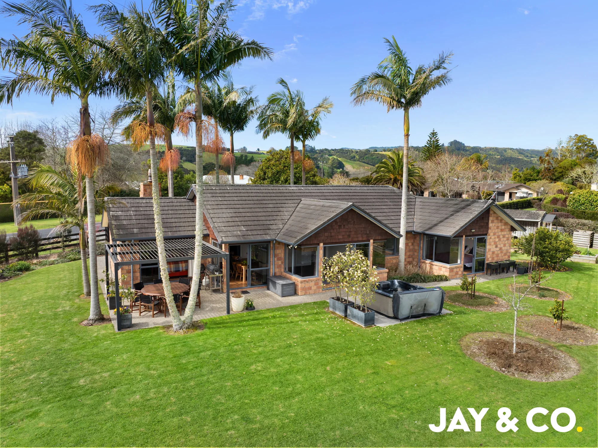 Clevedon 4房  Owners Have Bought - Present Your Offer!