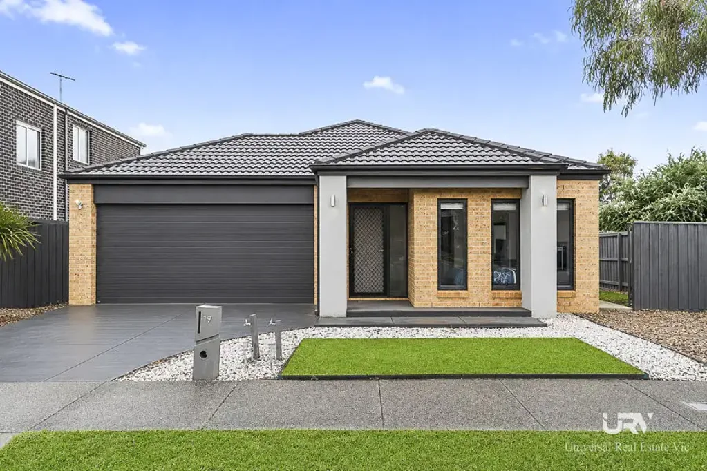 Epping 4 Slaapkamer Stylish Family Living with Space, Comfort & Convenience!