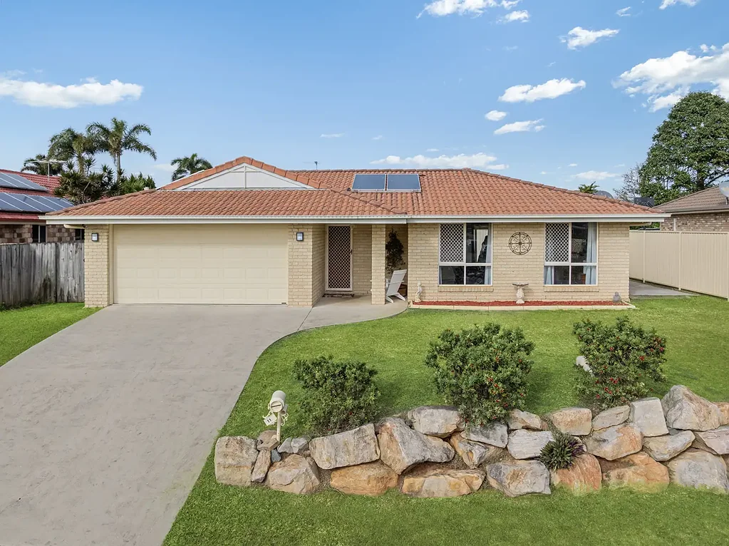 11 Seabiscuit Crescent, Kallangur, QLD 4503