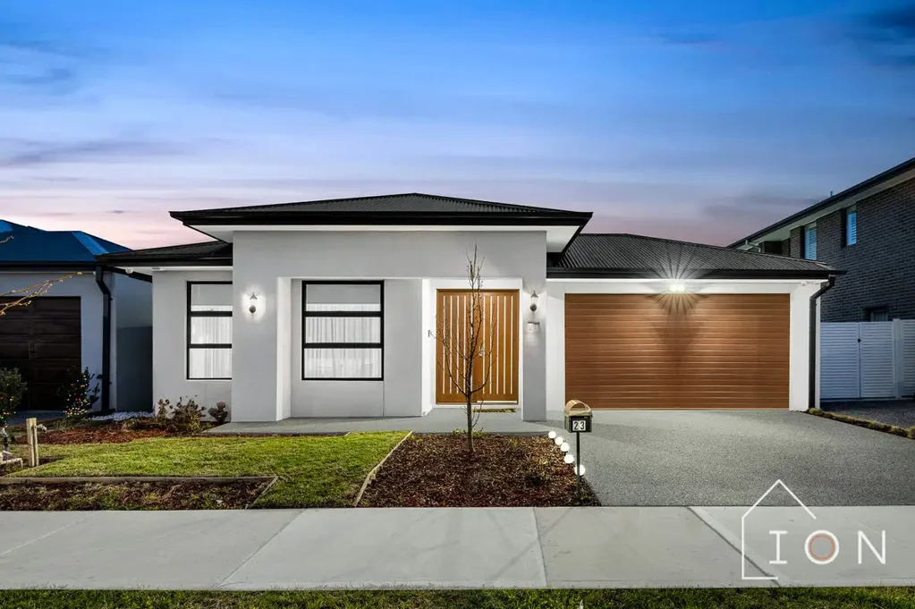 23 Golden Gate Drive, Clyde North, VIC 3978