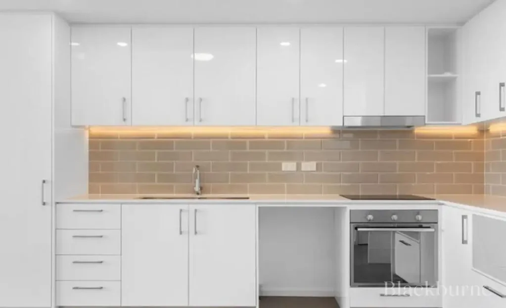 CONVENIENT LOCK & LEAVE GROUND FLOOR APARTMENT