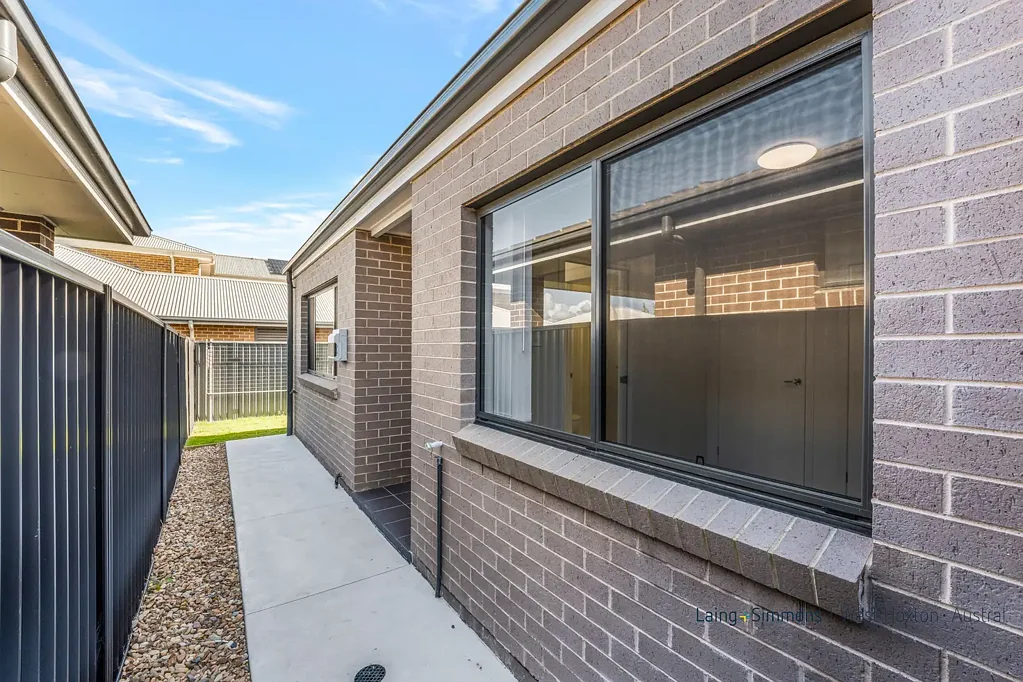 ONE BEDROOM GRANNY FLAT!