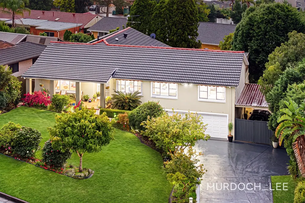 Baulkham Hills 4Zimmer Expansive Family Haven with Resort-Style Entertaining in a Prestigious Baulkham Hills Street