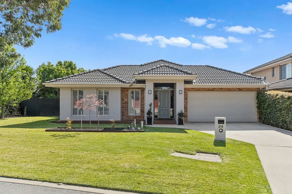 24 Feathery Grove, Sandhurst, VIC 3977