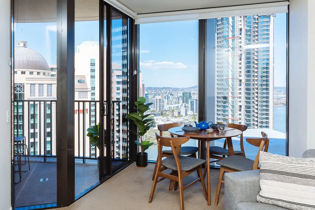 Fully Furnished River view 1bedroom, 1 Bathroom, 1 Carpark.