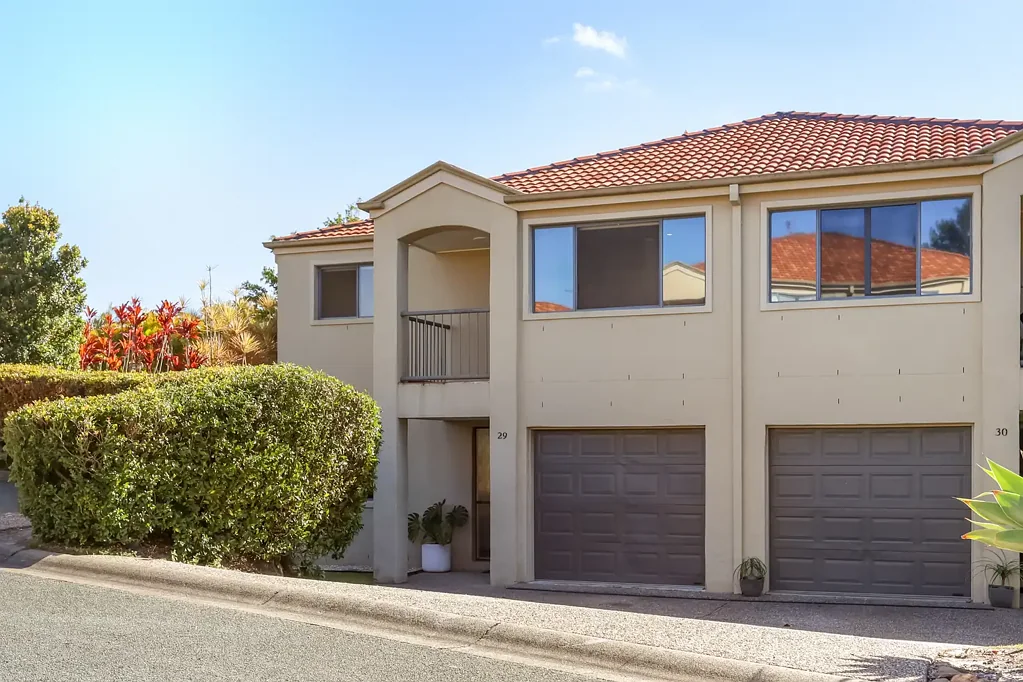 Pacific Pines 3房  FRESHLY RENOVATED, BEAUTIFULLY PRESENTED & READY TO WELCOME ITS NEW OWNERS