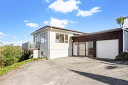2/121 Monarch Avenue, Hillcrest