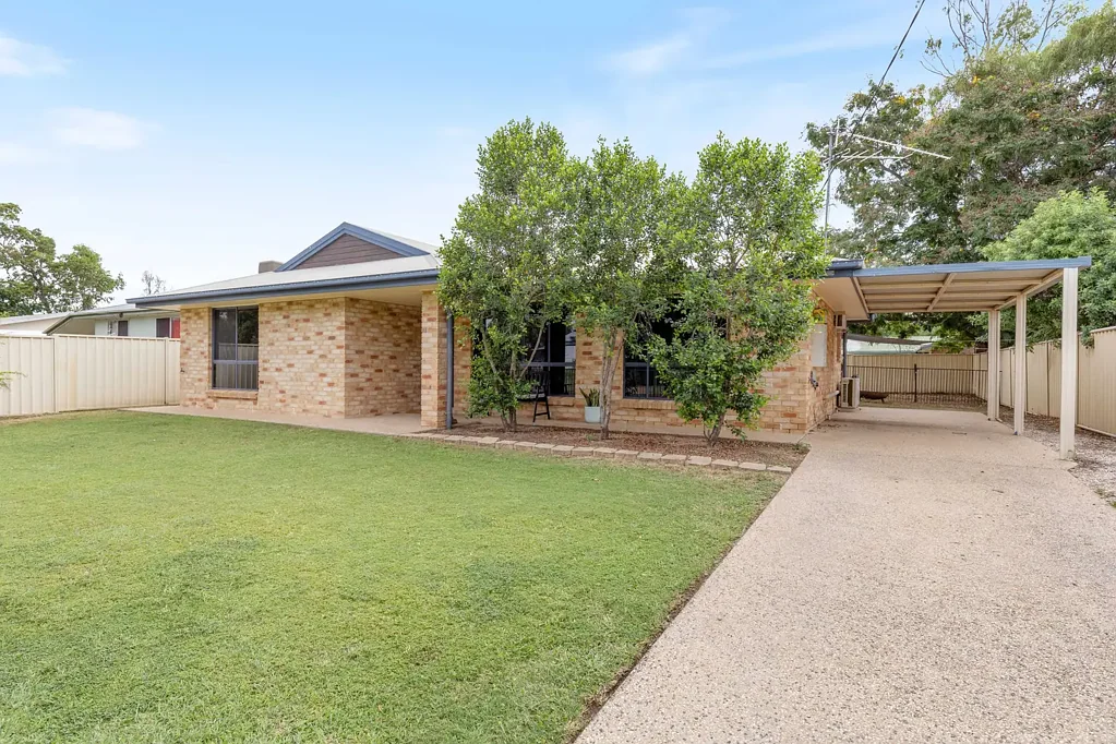 10 Wilby Place, Emerald, QLD 4720