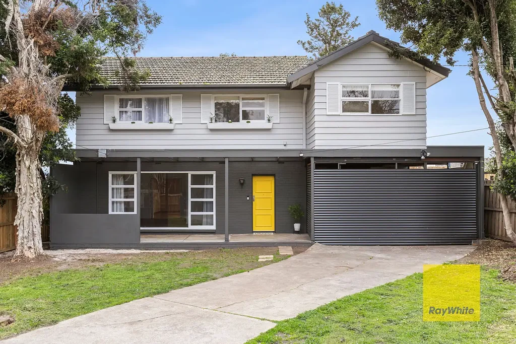 Belmont 5房  Light-Filled Family Home in a Prime Belmont Location