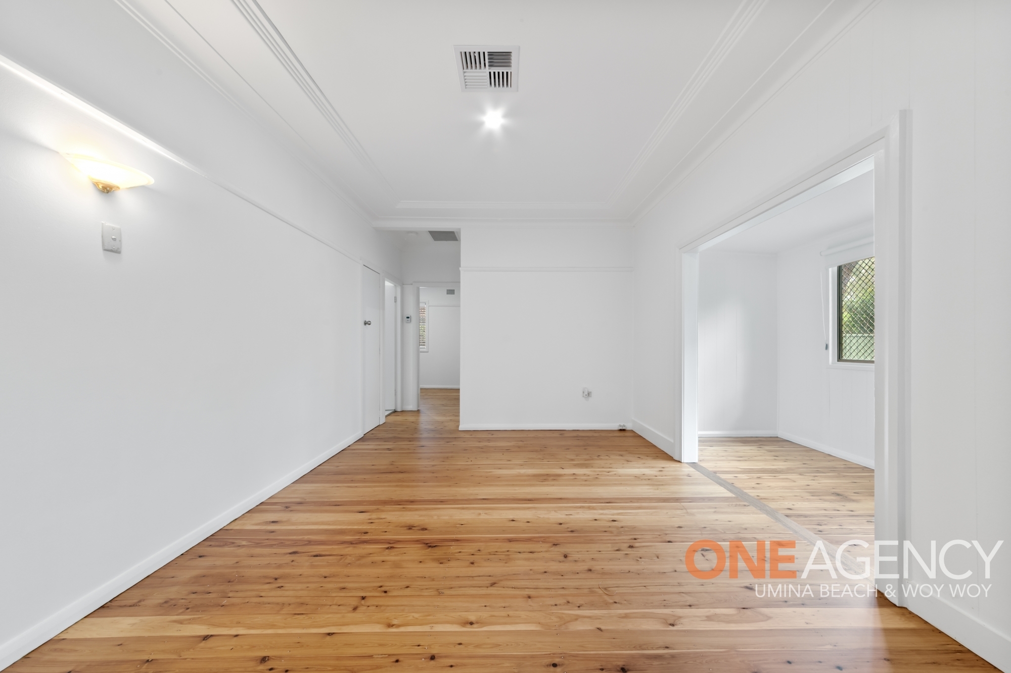 272 RAILWAY ST, WOY WOY NSW 2256, 0房, 0浴, House