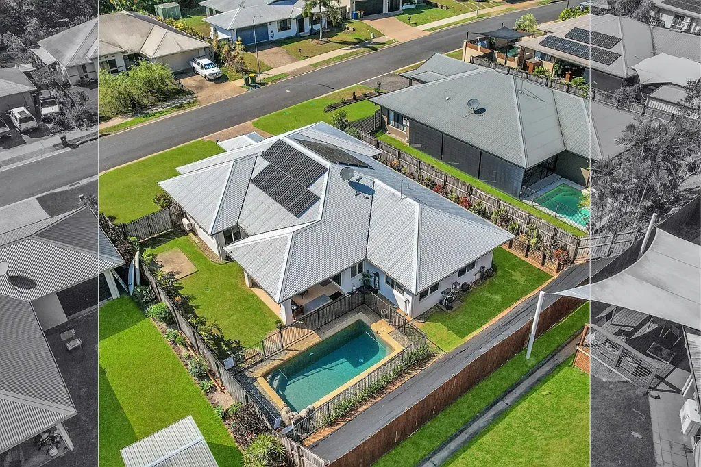 Bentley Park 5ห้องนอน Family Home with Media Room, Pool & Side Access!