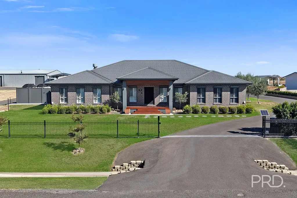 Tamworth 6Kwarto Luxurious Living Unlike Anything Else in Tamworth!