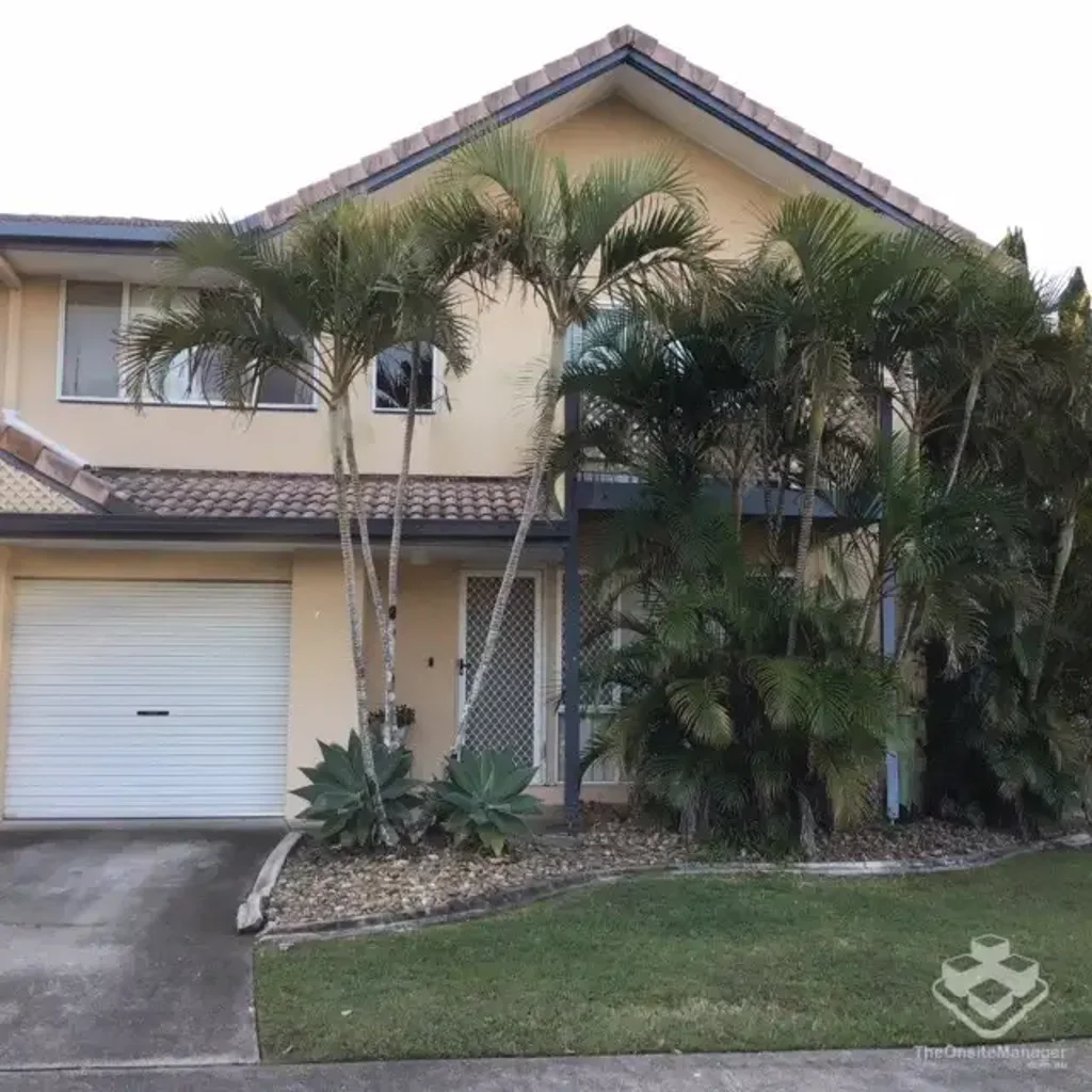 3 Bedroom Townhouse with Air-Conditioning