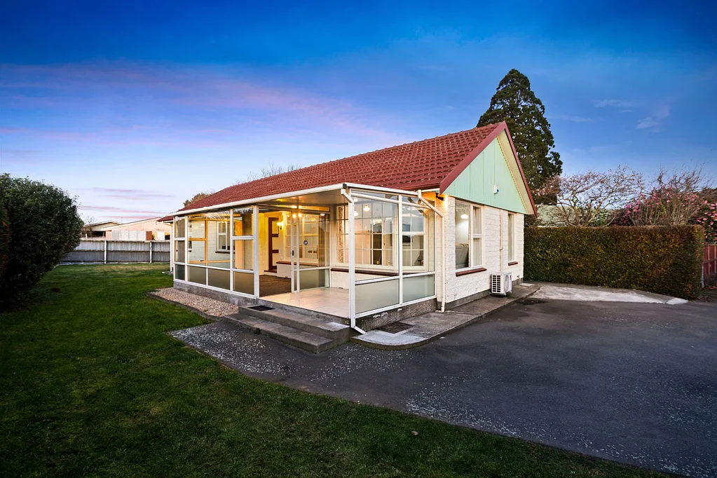 Hornby 3 Bedroom Their Overseas Move Is Your New Beginning