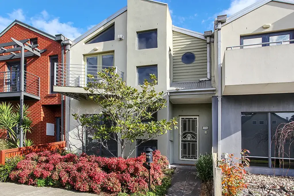 Townhouse Living!