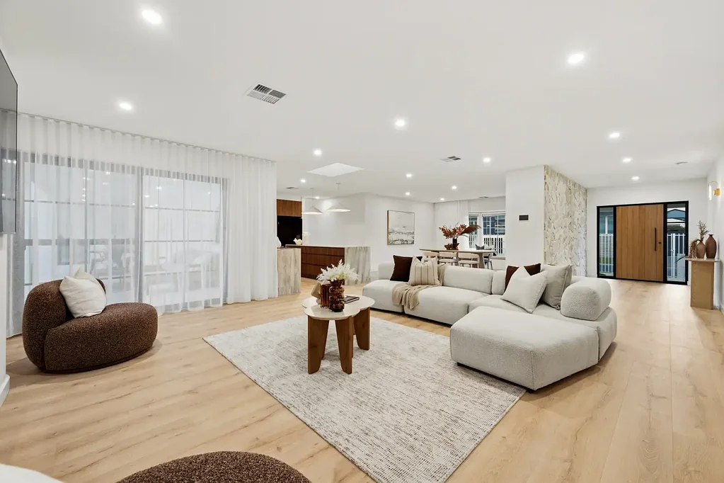 West Lakes 4ห้องนอน A Boldly Reimagined Island Home Made for Lake-and-Coast Living…