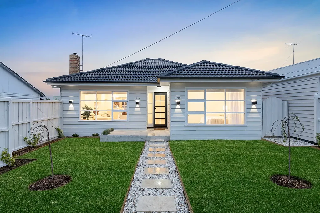 Belmont 3Kwarto Mid-Century Coastal Elegance Reimagined