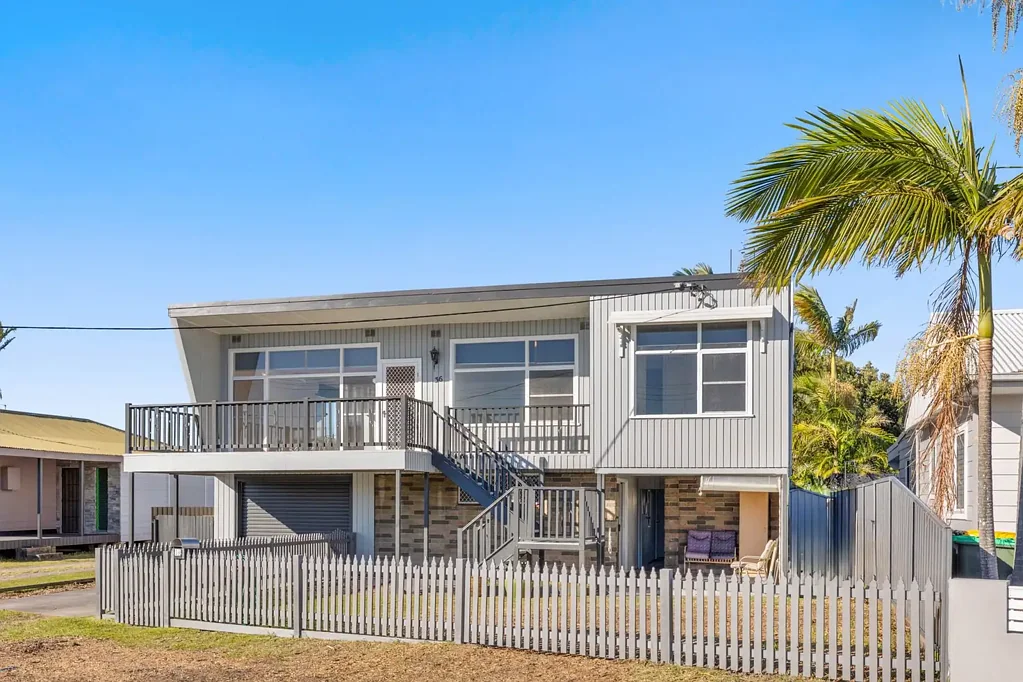 Coastal Living with Space, Style and a Self-Contained Bonus!