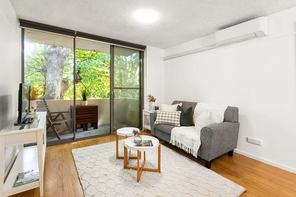 North Melbourne 1 Bedroom Private, Secure & Convenient