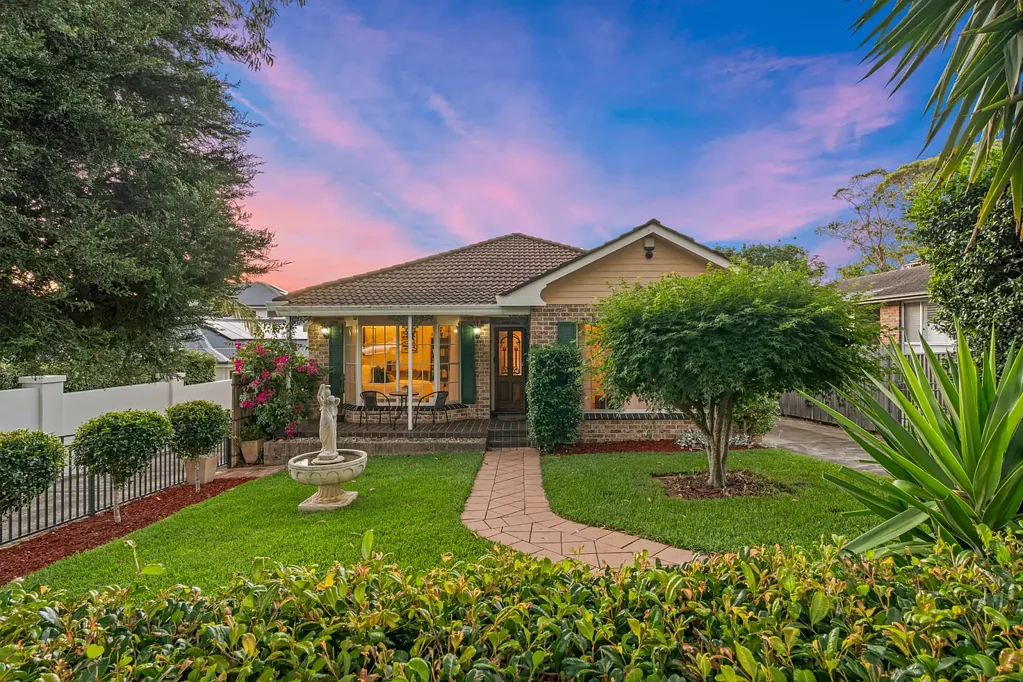 Caringbah South 4कमरा Serene Sanctuary Combining Style, Space, and Convenience