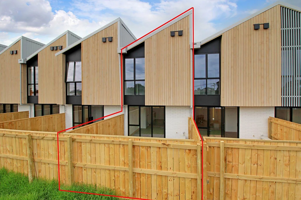 STUNNING 2 BEDROOM IN PRIME LOCATION