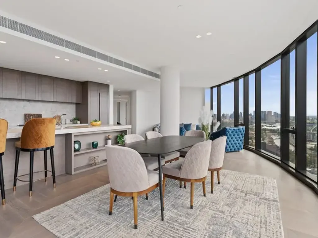 South Yarra 3房 海滨瑰宝 Capitol Grand 豪华三居  无遮挡景观  Gaggenau电器  人字形地板  高端俱乐部设施  24小时礼宾服务 37th Floor Luxury Three Bedroom Residence