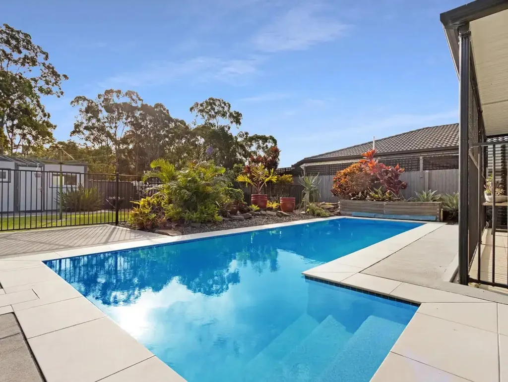 Burrum Heads 2房  Lifestyle Investment - Walk to the Beach!