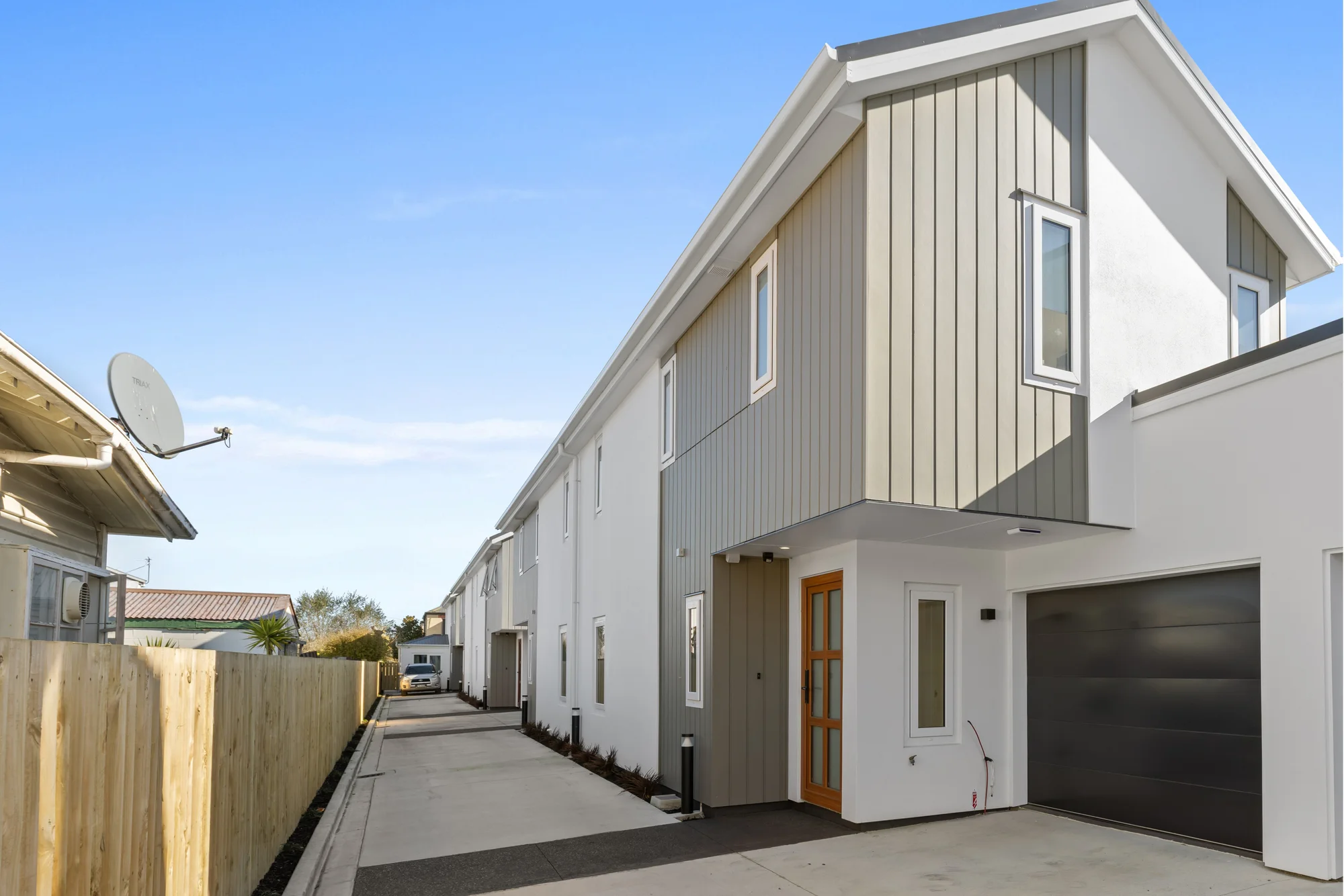 Sydenham 2Phòng ngủ Freehold Home with Garage! Built 2025!