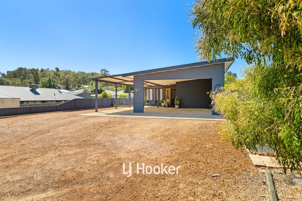 Donnybrook 4ห้องนอน Spacious Family Home in a Quiet Donnybrook Pocket!