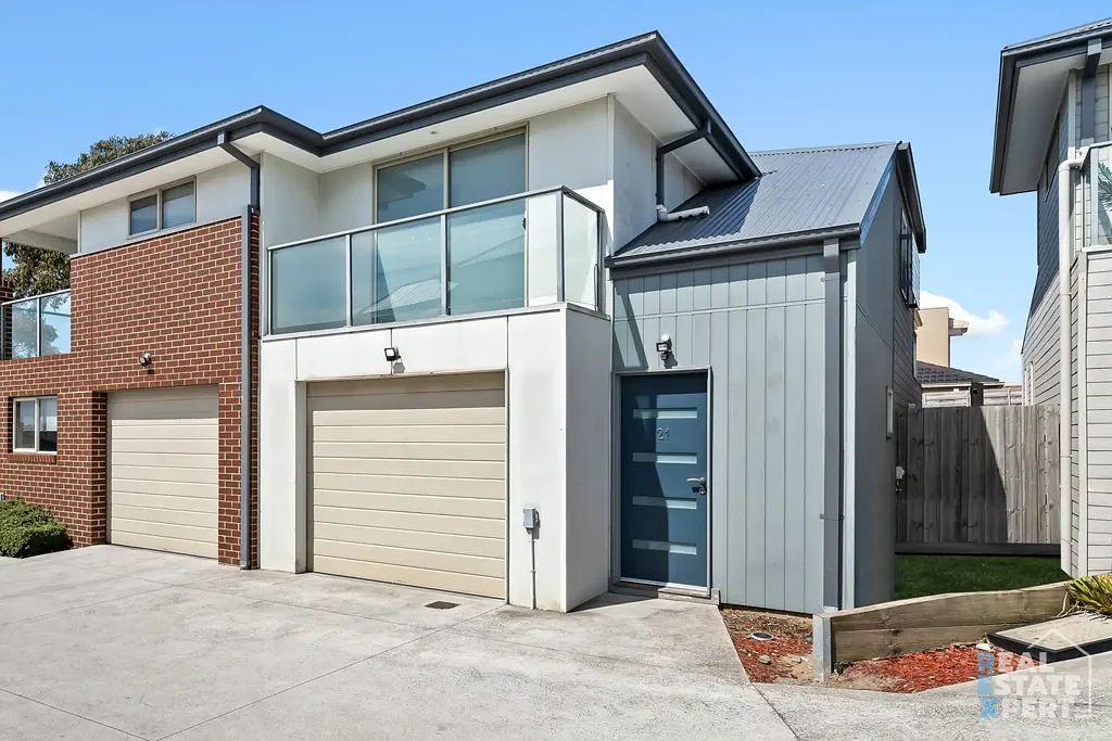 21 Sunshine Court, Hampton Park, VIC 3976