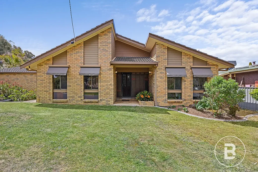 Golden Square 4房  VERSATILE LIVING ON A HUGE BLOCK WITH SHEDDING IN GOLDEN SQUARE