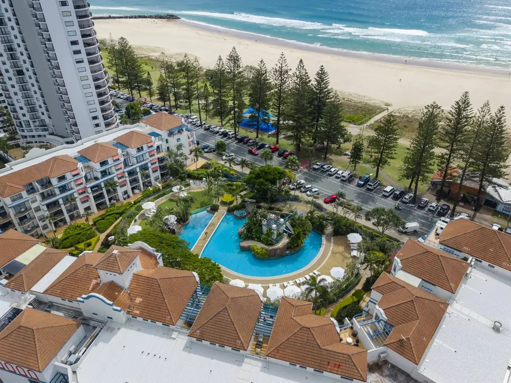Coolangatta 1ห้องนอน Convenient coastal living with resort facilities!