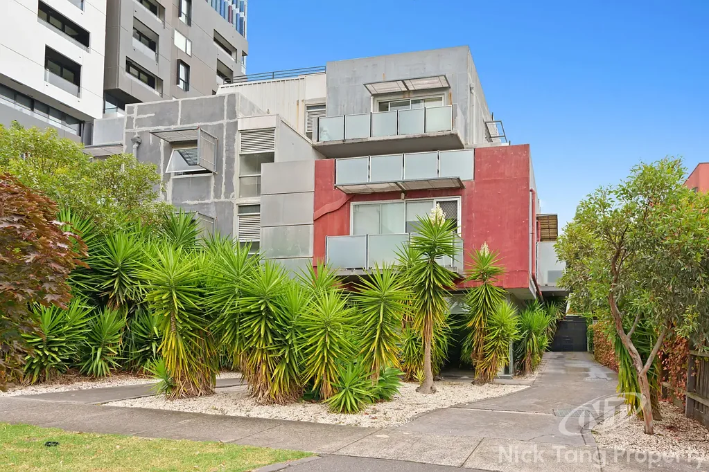 Fully Furnished Modern 1-Bedroom Studio for Rent – Prime Box Hill Location