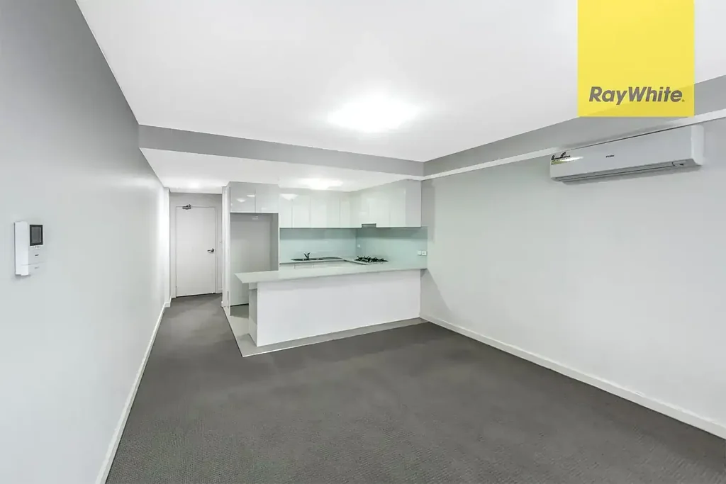 NEW 1 BEDROOM PLUS STUDY !!! CONVENIENCE AND SUPER LOCATION