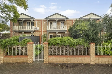 Clarence Park 3Zimmer Stylish Townhouse Living in a Sought-After City Fringe Location
