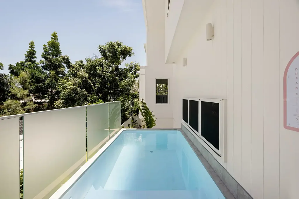 Brand New Luxury Duplex in the Heart of Cotton Tree