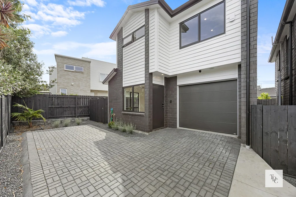 Botany Downs 3房  Brand New 3 Bed + Study - Your Choice in Botany!