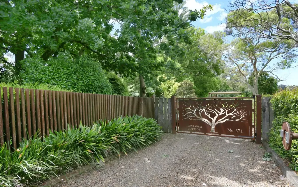 2 bedroom granny flat in a beautiful garden setting