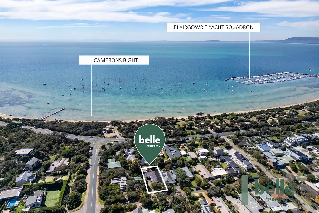 Blairgowrie 4房 海滨瑰宝 200米沙滩 四卧奢居 步行咖啡 高窗客厅 岛台厨房 独卫主卧 双车位棚屋 Premier position steps from the beach!