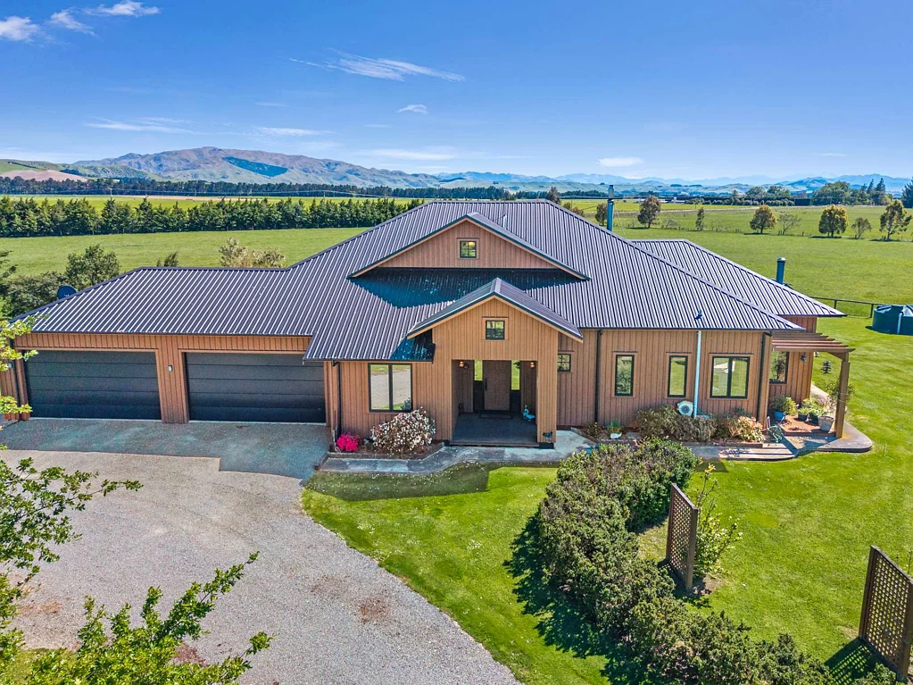 Cheviot 4房  A Landmark Lifestyle Home with Every Box Ticked