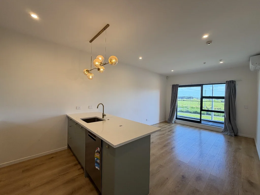 Flat Bush 2 Bedrooms Apartment